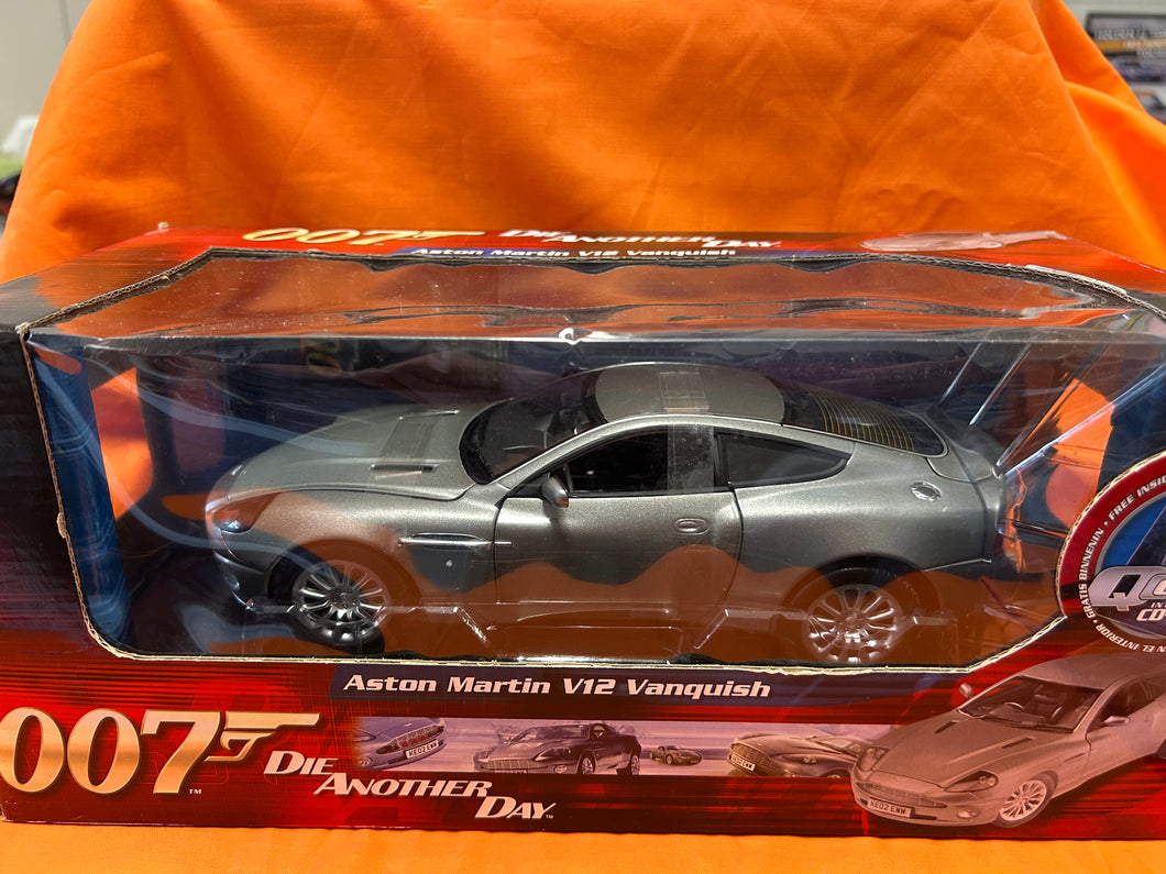 007 ASTON MARTIN V12