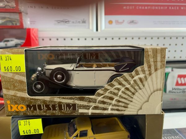 MUS009 MAYBACK ZEPPLIN V12 DS8 1930 (1:43)