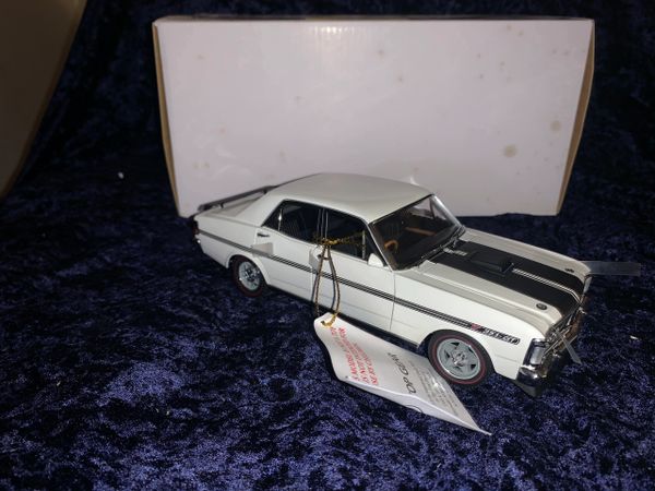 TRL2G 1971 FORD XY FALCON GT-HO PHASE 3 (ULTRA WHITE)