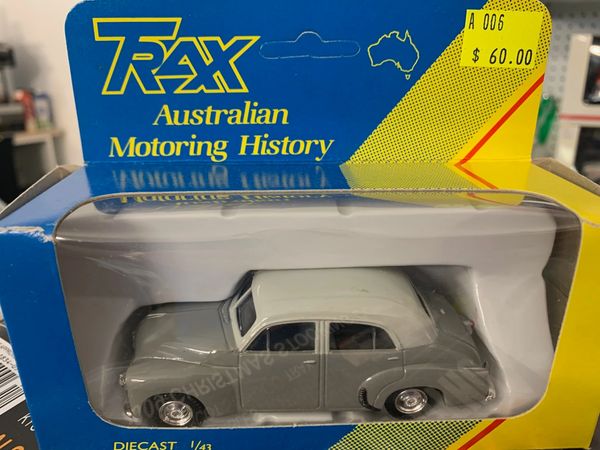 8001 HOLDEN FJ SEDAN TWO TONE (GREY)